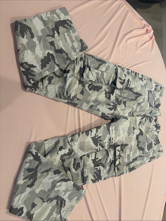 Levi's Other - Levi's Men's Relaxed Cargo Jeans in Gray Camo